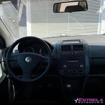 VOLKSWAGEN POLO SEDAN 1.6