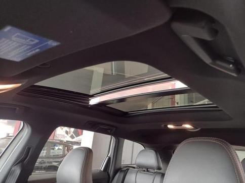 VOLVO XC 60 2.4 D5 MOMENTUM DIESEL AWD 4P AUT