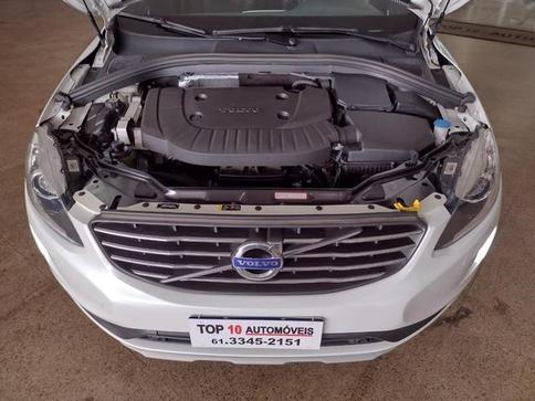 VOLVO XC 60 2.4 D5 MOMENTUM DIESEL AWD 4P AUT