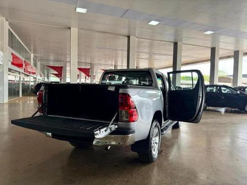 TOYOTA HILUX CD 4X4 2.8 DIESEL MEC.