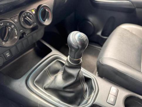 TOYOTA HILUX CD 4X4 2.8 DIESEL MEC.