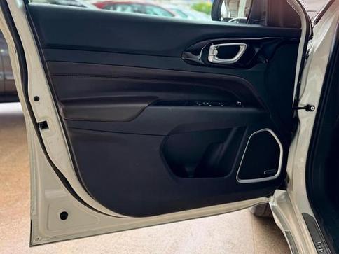 JEEP COMMANDER OVERLAND T270 1.3 TB FLEX AUT