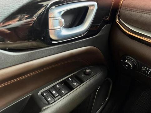 JEEP COMMANDER OVERLAND T270 1.3 TB FLEX AUT