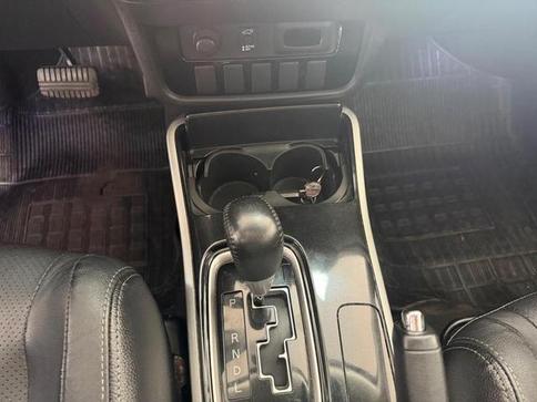 MITSUBISHI OUTLANDER 2.0 COMFORT 7 LUGARES AUT