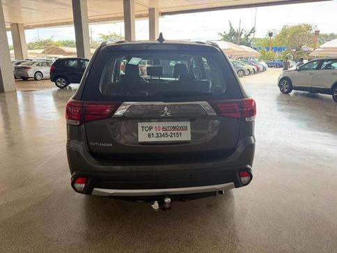 MITSUBISHI OUTLANDER 2.0 COMFORT 7 LUGARES AUT