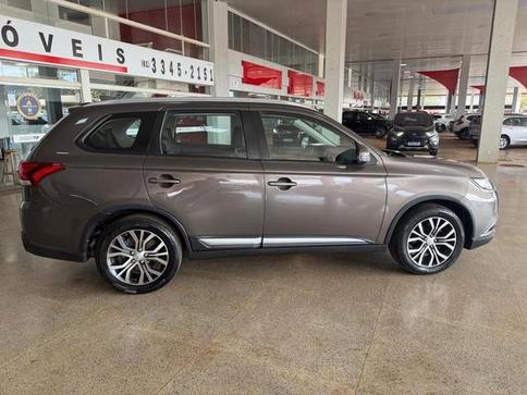MITSUBISHI OUTLANDER 2.0 COMFORT 7 LUGARES AUT