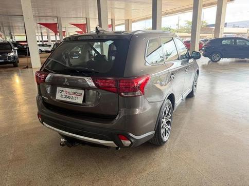 MITSUBISHI OUTLANDER 2.0 COMFORT 7 LUGARES AUT