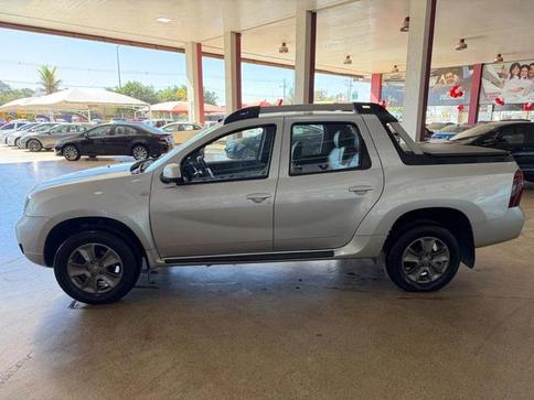 RENAULT DUSTER OROCH 2.0 16V FLEX DYNAMIQUE 4P AUTOMATICO
