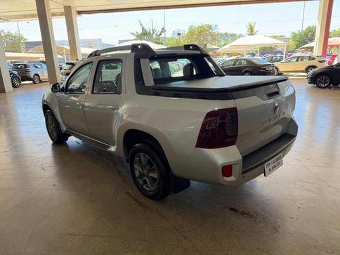 RENAULT DUSTER OROCH 2.0 16V FLEX DYNAMIQUE 4P AUTOMATICO