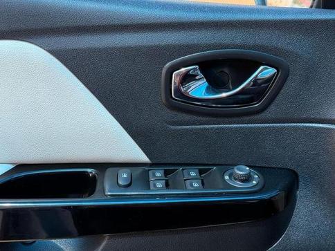 RENAULT CAPTUR INTENSE 1.6 16V FLEX 5P AUT