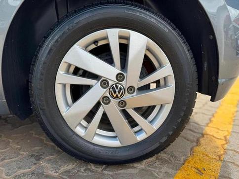 VOLKSWAGEN POLO COMFORT 200 TSI 1.0 FLEX 12V AUT