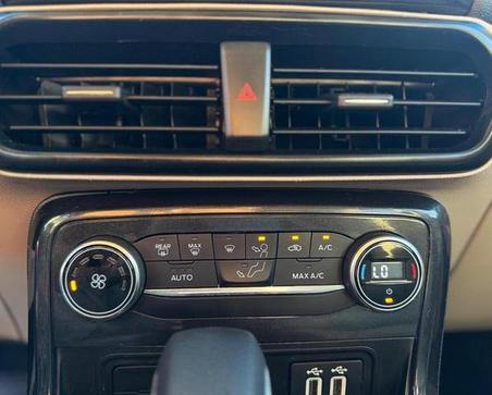 FORD ECOSPORT TITANIUM 1.5 AUT.