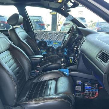 VOLKSWAGEN GOLF 1.6 SPORTLINE