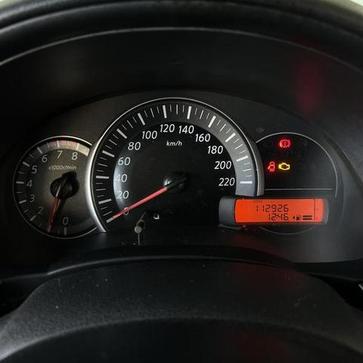 NISSAN MARCH 1.0 MT