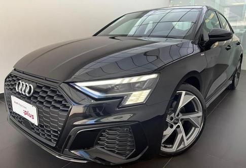 AUDI A3 SEDAN PERFORMANCE BLACK 2.0 TFSI