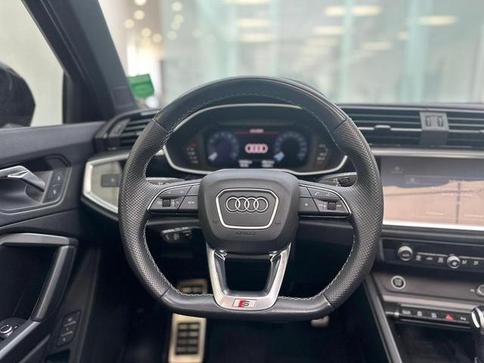 AUDI Q3 PERFORMANCE BLACK SLINE 2.0 QUATTRO