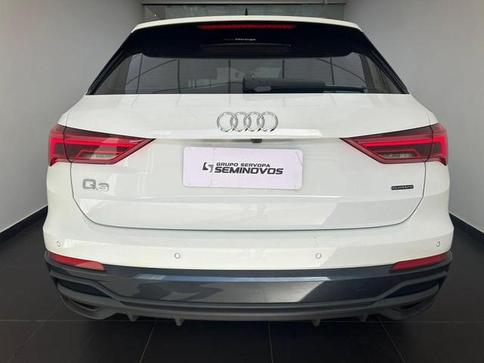 AUDI Q3 PERFORMANCE BLACK SLINE 2.0 QUATTRO