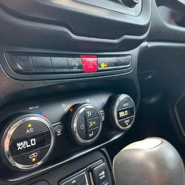 JEEP RENEGADE LNGTD AT