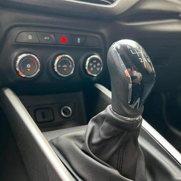 CHEVROLET ONIX PLUS 10MT LT2