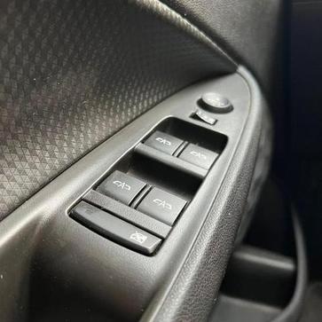 CHEVROLET ONIX PLUS 10MT LT2