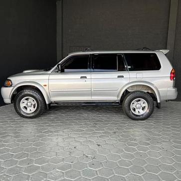 MITSUBISHI PAJERO SP. 4X4 SE