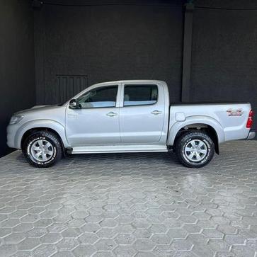 TOYOTA HILUX CD4X4 SRV