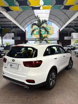 KIA SORENTO EX 2.4 7 LUGAR