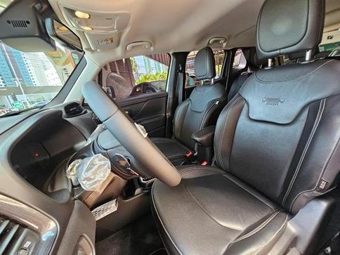JEEP RENEGADE LONGITUDE T270 1.3 TB 4X2 FLEX AUT