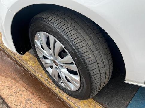 VOLKSWAGEN NOVO VOYAGE 1.0