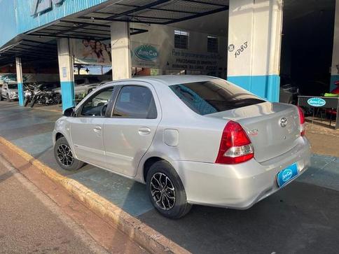 TOYOTA ETIOS SD XS 15 AT