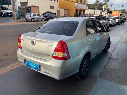 TOYOTA ETIOS SD XS 15 AT
