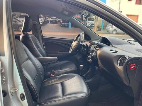 TOYOTA ETIOS SD XS 15 AT