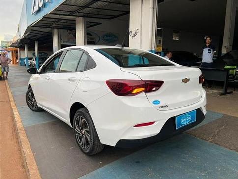 CHEVROLET ONIX PLUS 10MT LT2