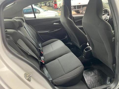 CHEVROLET ONIX PLUS 10MT LT2