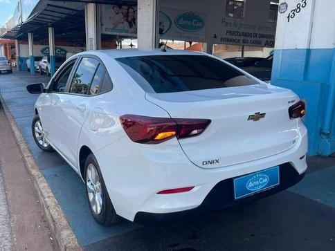 CHEVROLET ONIX PLUS 10TAT LT1