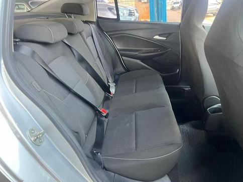 CHEVROLET ONIX PLUS 10MT LT2