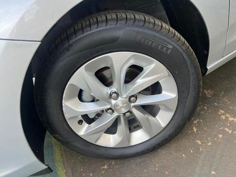 CHEVROLET ONIX PLUS 10MT LT2