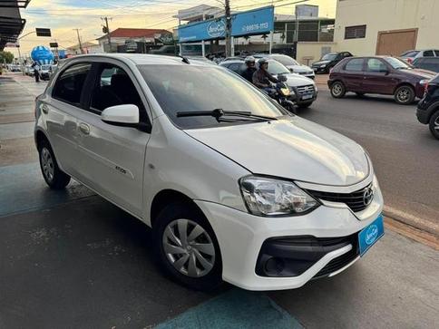 TOYOTA ETIOS HB X 13L MT