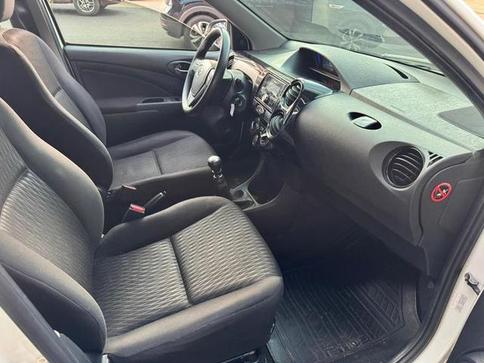 TOYOTA ETIOS HB X 13L MT