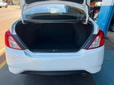 NISSAN VERSA 16UNIQUECVT
