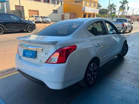 NISSAN VERSA 16UNIQUECVT