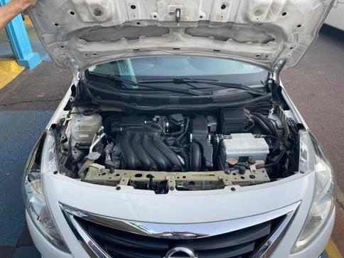 NISSAN VERSA 16 SL