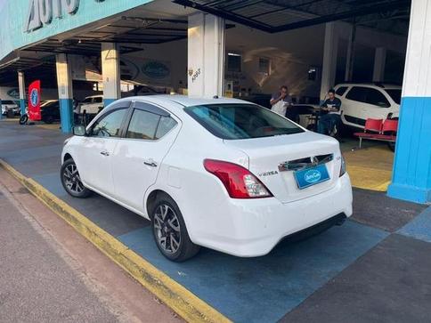 NISSAN VERSA 16 SL