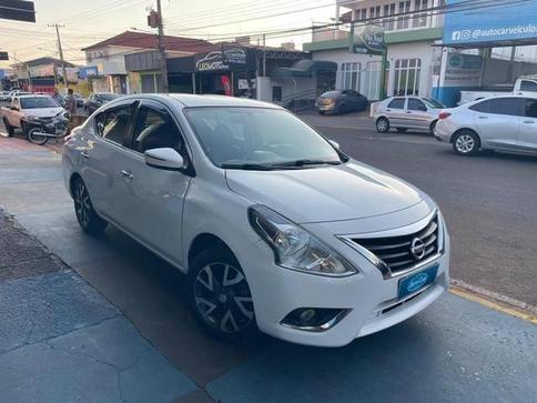 NISSAN VERSA 16 SL
