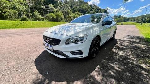 VOLVO V60  T-6 R-DESIGN 3.0 AWD 4p