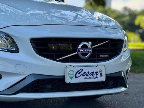 VOLVO V60  T-6 R-DESIGN 3.0 AWD 4p