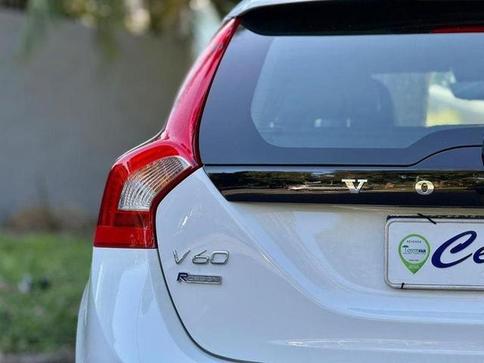 VOLVO V60  T-6 R-DESIGN 3.0 AWD 4p