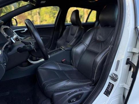 VOLVO V60  T-6 R-DESIGN 3.0 AWD 4p