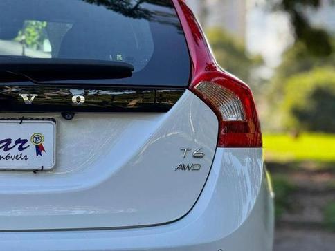 VOLVO V60  T-6 R-DESIGN 3.0 AWD 4p