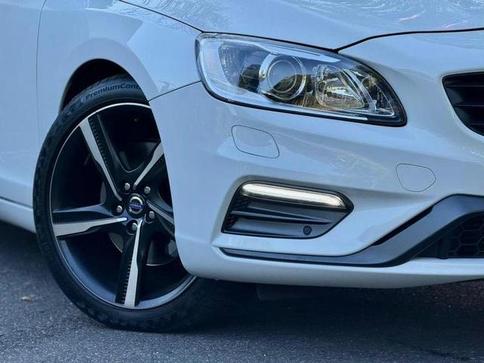 VOLVO V60  T-6 R-DESIGN 3.0 AWD 4p